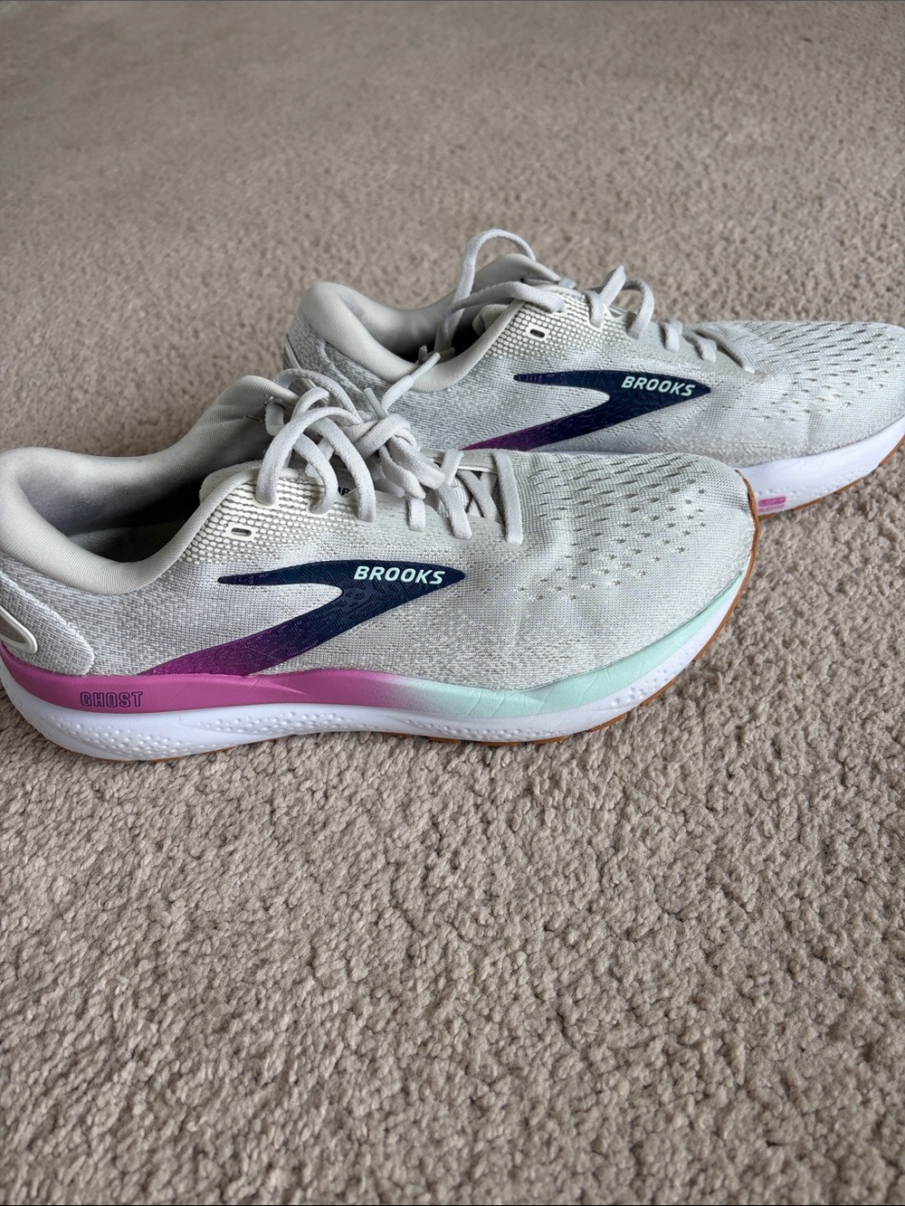 Brooks Ghost 16 Running Shoes - Women’s size 9.5